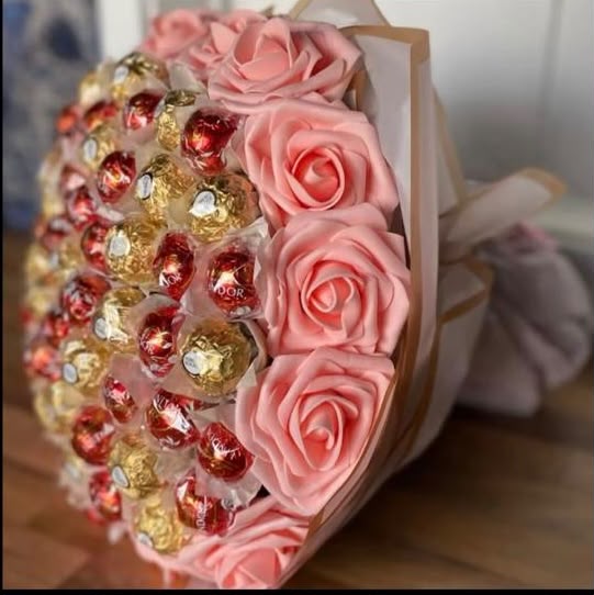 Luxury Chocolate & Eternal Flower Bouquet  🌸🍫